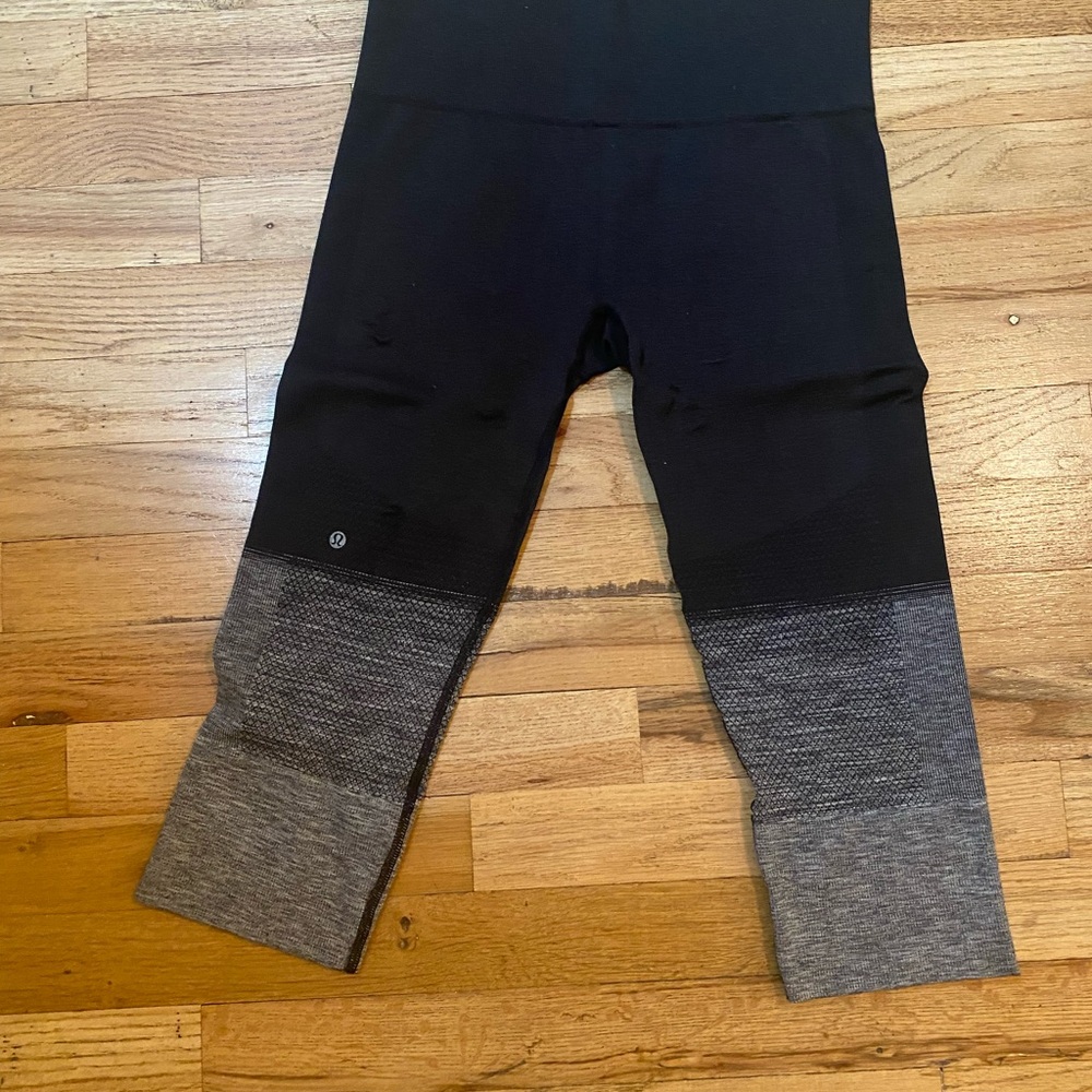Lululemon women’s cropped leggings size 6